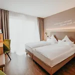 Sonnenhotel Weingut Roemmert Und Wellness ホテル フォルカッハ