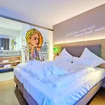 ホテル Sonnenhotel Weingut Roemmert Und Wellness フォルカッハ