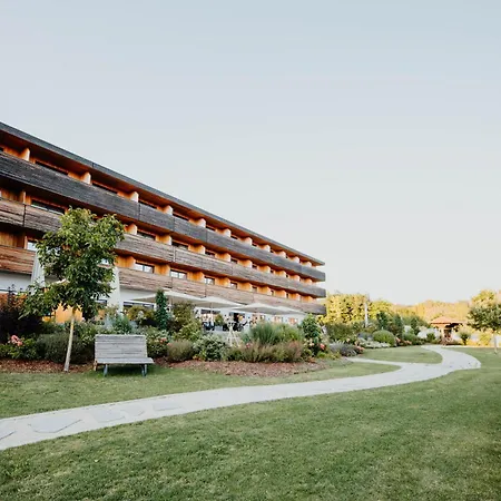Sonnenhotel Weingut Roemmert Und Wellness فندق فولكاخ