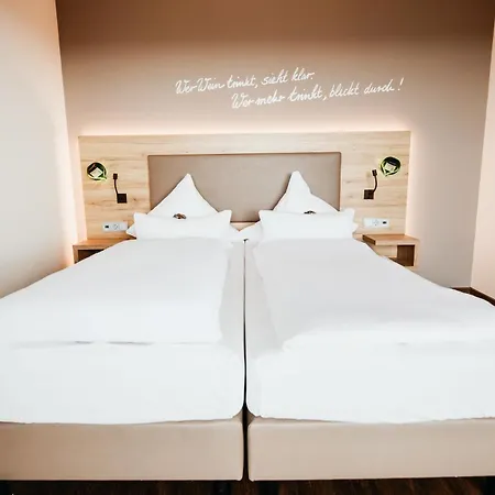 فندق Sonnenhotel Weingut Roemmert Und Wellness 4*