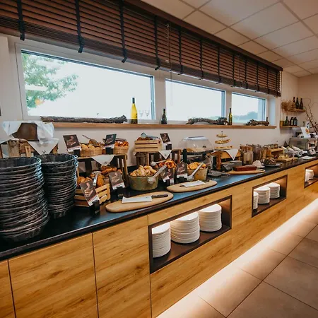 Sonnenhotel Weingut Roemmert Und Wellness فولكاخ