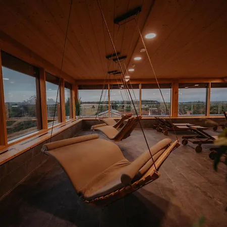 Sonnenhotel Weingut Roemmert Und Wellness فندق 4*