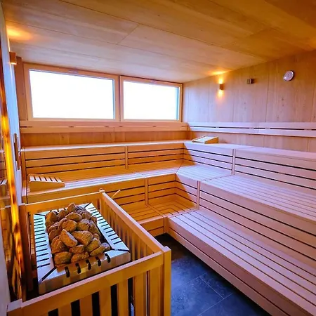 Sonnenhotel Weingut Roemmert Und Wellness فولكاخ