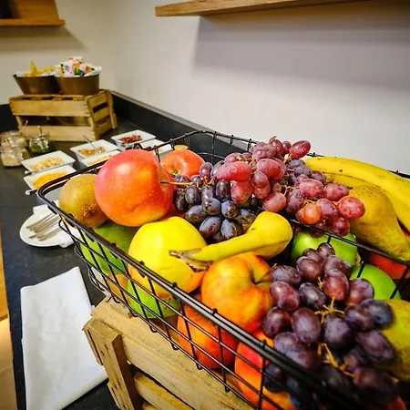 Sonnenhotel Weingut Roemmert Und Wellness 4* فولكاخ