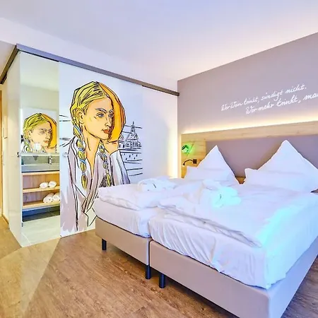 Sonnenhotel Weingut Roemmert Und Wellness 4* فولكاخ