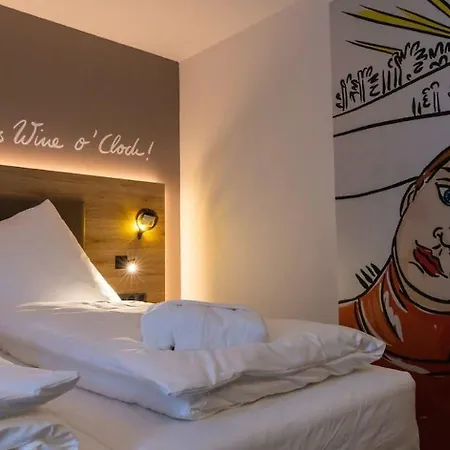 Sonnenhotel Weingut Roemmert Und Wellness فولكاخ