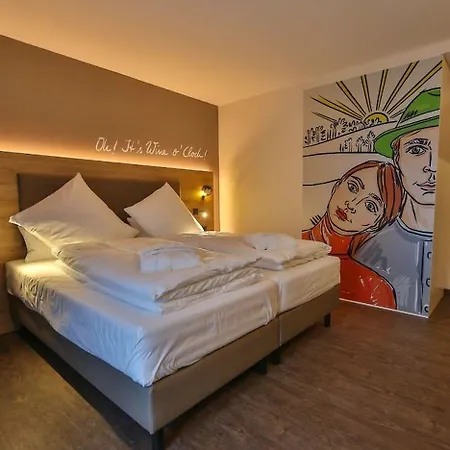فندق Sonnenhotel Weingut Roemmert Und Wellness 4*