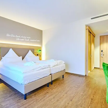 Sonnenhotel Weingut Roemmert Und Wellness فندق 4*
