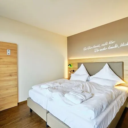 Sonnenhotel Weingut Roemmert Und Wellness فولكاخ