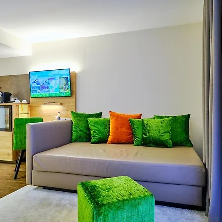فندق Sonnenhotel Weingut Roemmert Und Wellness 4*