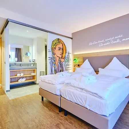 فندق Sonnenhotel Weingut Roemmert Und Wellness فولكاخ