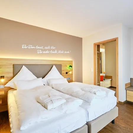 Sonnenhotel Weingut Roemmert Und Wellness 4*