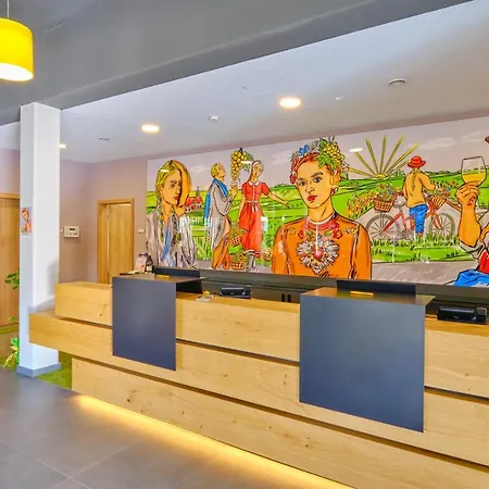 Sonnenhotel Weingut Roemmert Und Wellness