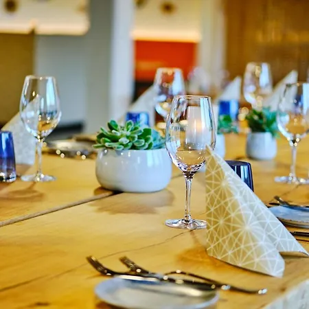 Sonnenhotel Weingut Roemmert Und Wellness 호텔
