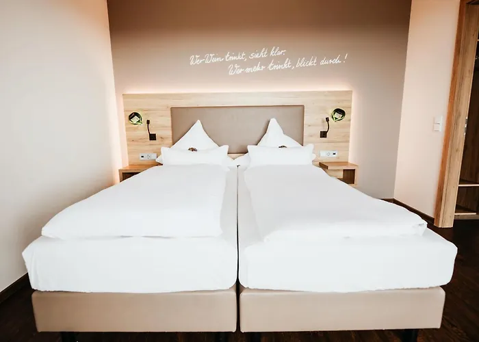 מלון Sonnenhotel Weingut Roemmert Und Wellness 4*